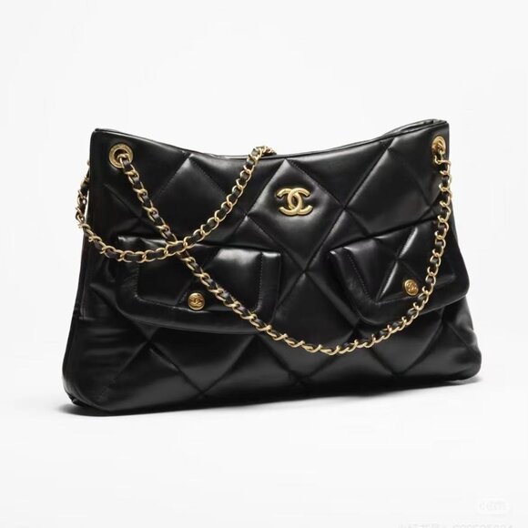 Classic CHANEL Bag: A Stylish and Versatile Choice for Elegance - Picture 1 of 6